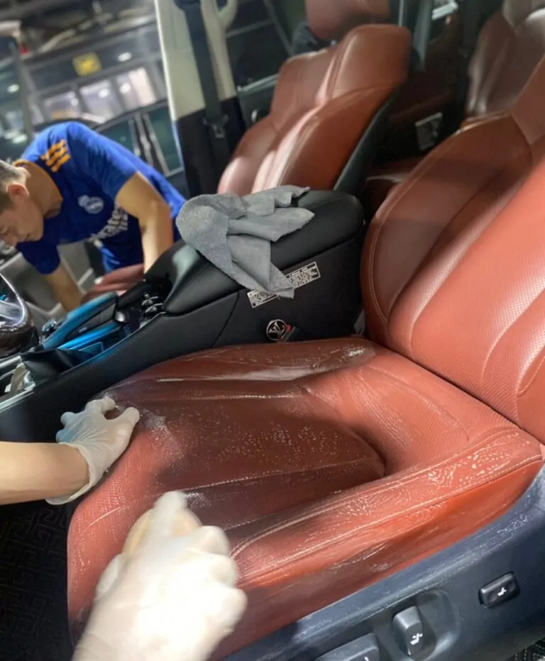 don noi that o to ha noi cham soc noi that chuyen sau cho lexus 570