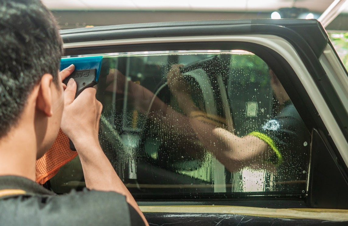 Autospa dán phim Huper Optik kính sườn Autospa dán phim Huper Optik kính sườn