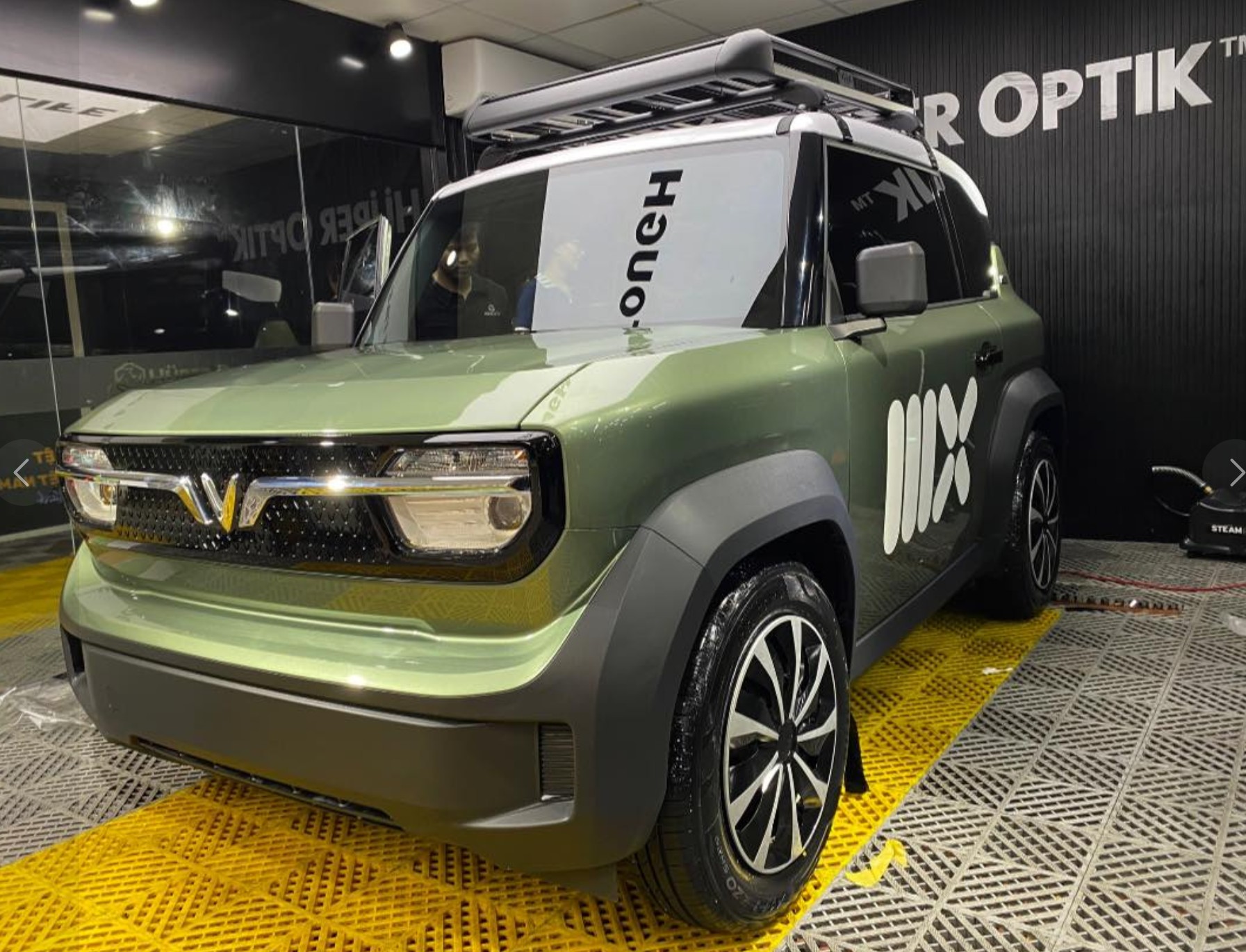 vf3 dán Phim cách nhiệt Huper Optik BC50 vf3 dán Phim cách nhiệt Huper Optik BC50