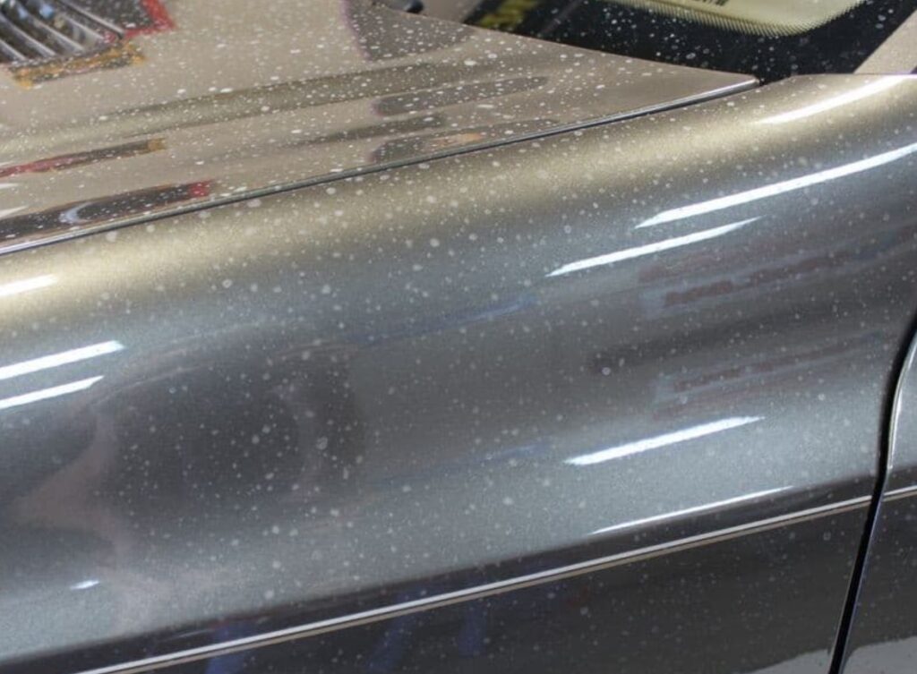 Vết ố trên sơn xe