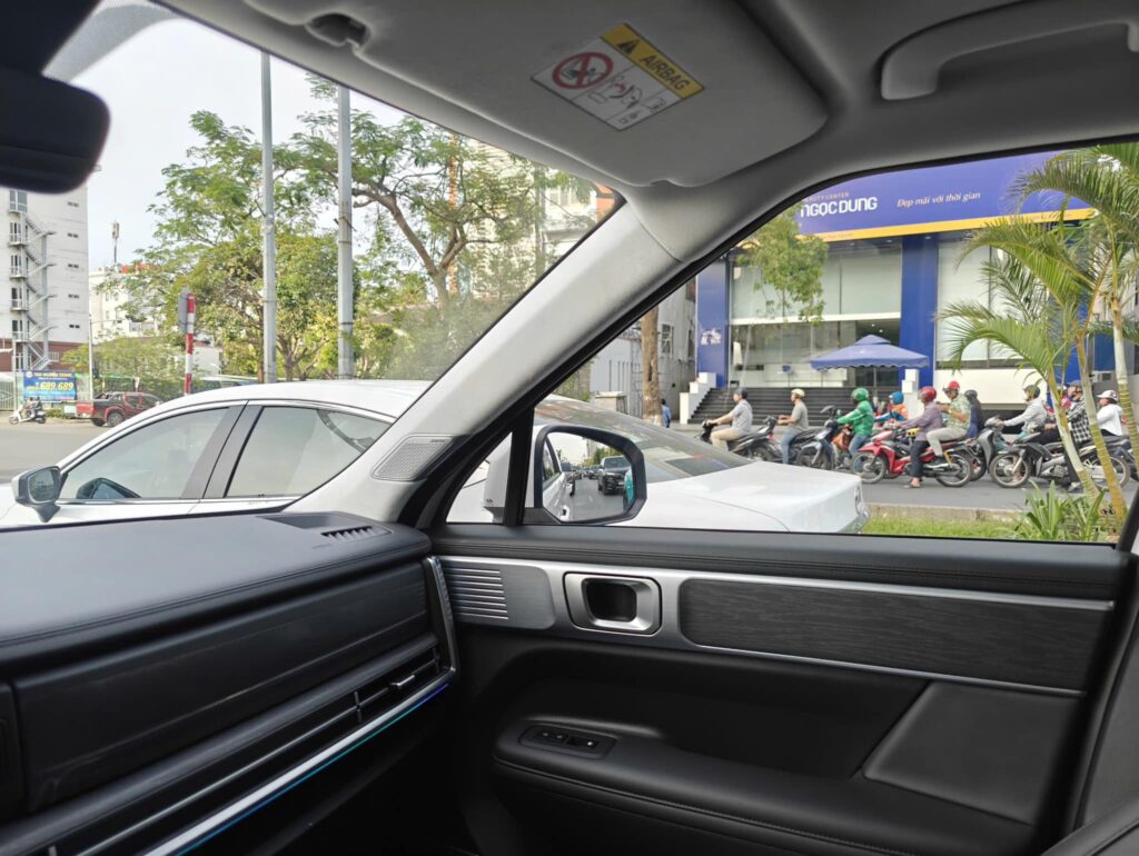 Kính sườn dán c05 cho santafe Hiệu Quả Chống Nóng