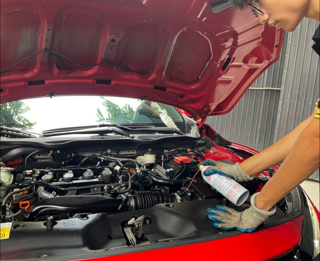 Vệ sinh động cơ 2 bước bằng máy Carbon Clean UK có thay thế được phương pháp bắn trấu không?